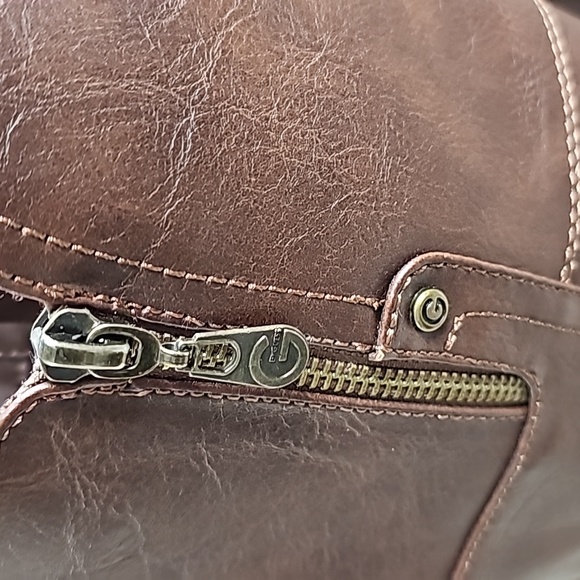 GUESS Brown leather tall (to knee) riding boots. Size 7 - Picture 2 of 9